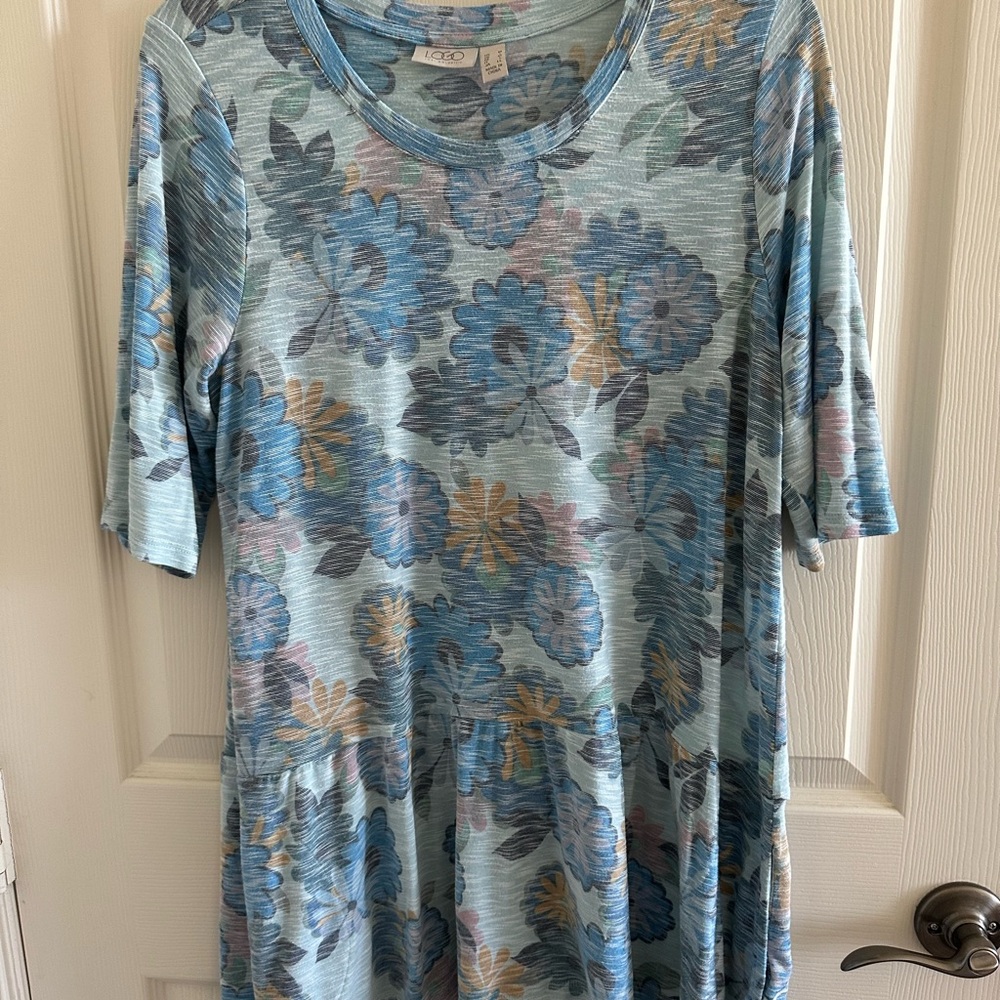 LOGO by Lori Goldstein Floral Print Top - Blue and Yellow